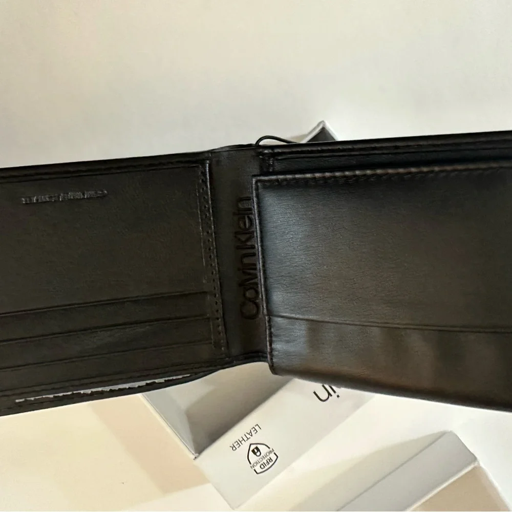 Calvin Klein Black Leather RFID Card & Key Holder